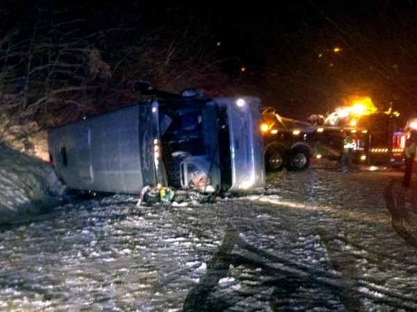Snow factor in Va. bus crash; 4 injured seriously
