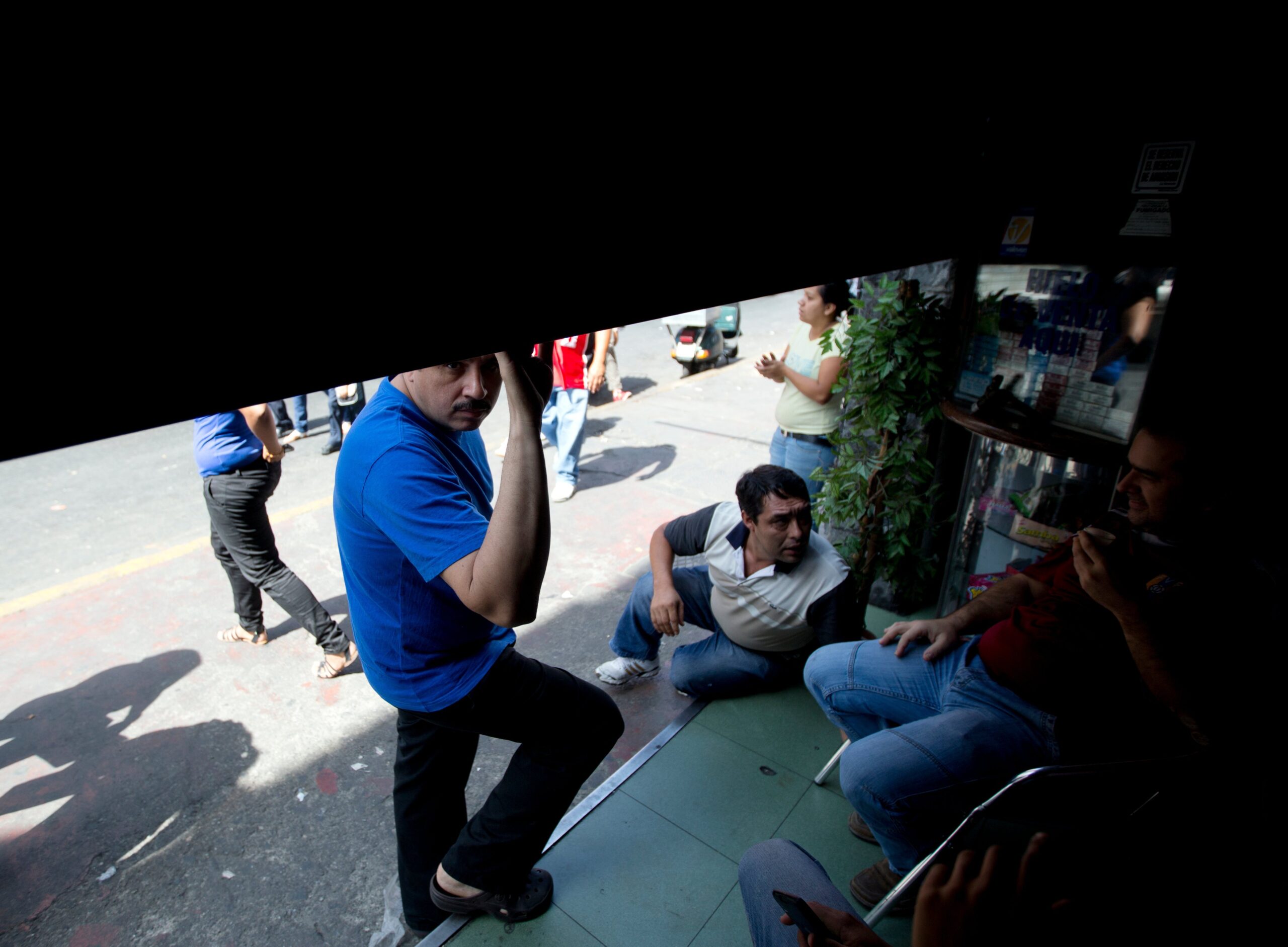Forest fire blacks out downtown Caracas’ work day