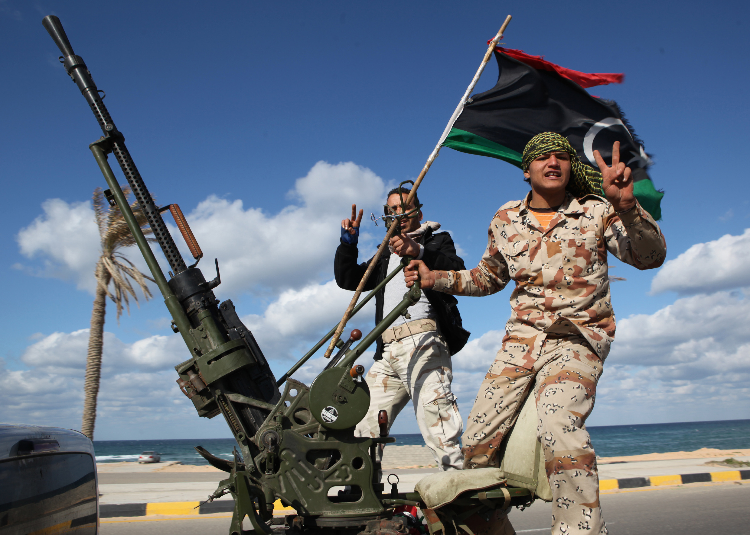 Libyan official: US navy hands oil tanker to Libya