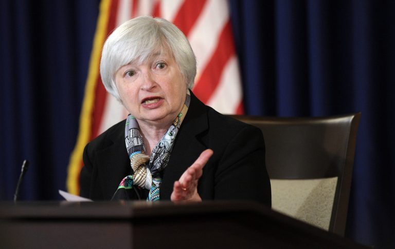 Survey: Economists see US growth pickup this year