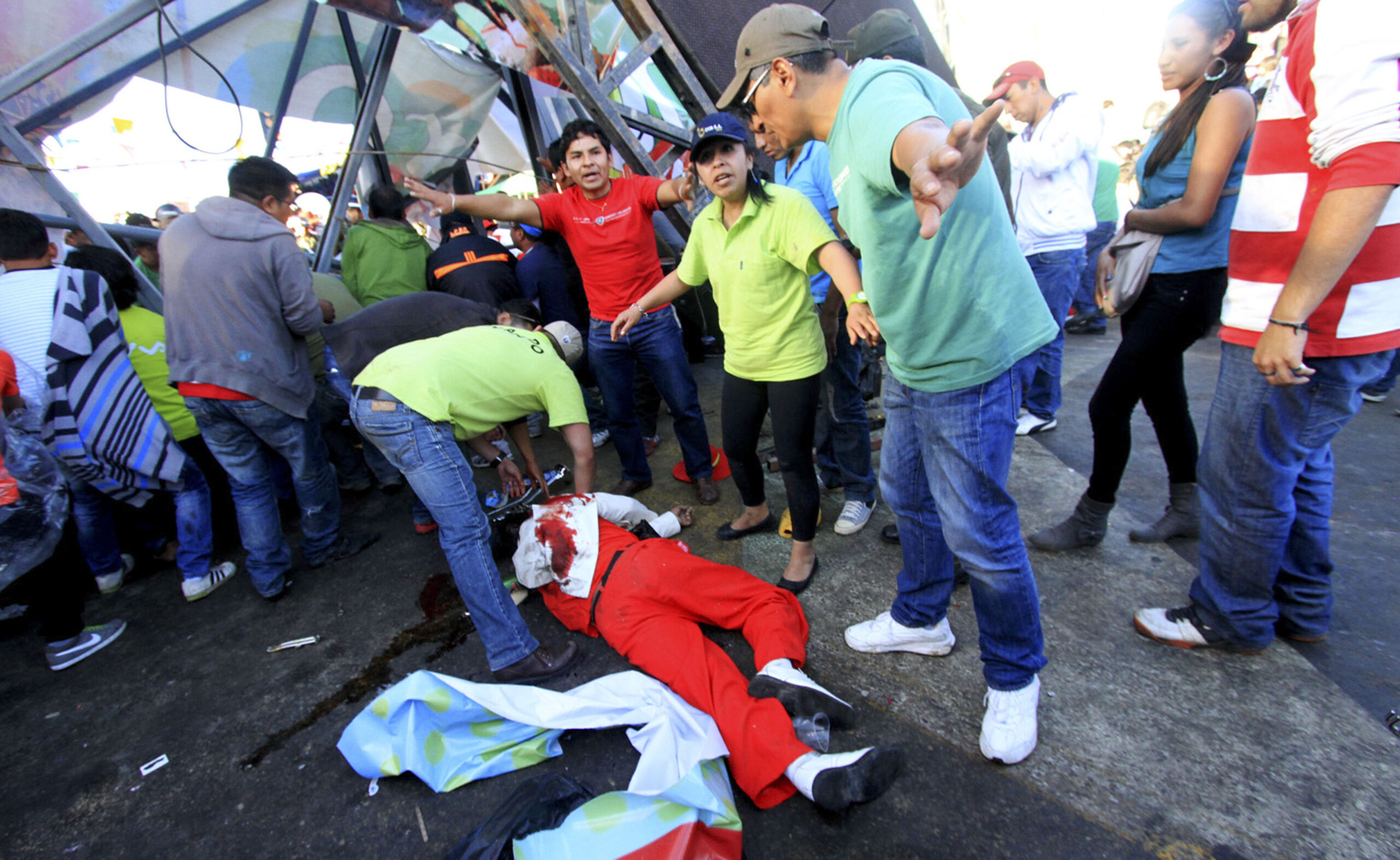 3 musicians crushed in Bolivian Carnival parade