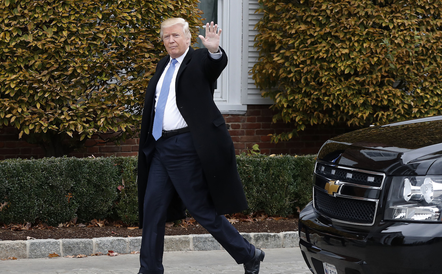 Trump foundation violated self-dealing laws, IRS filing shows