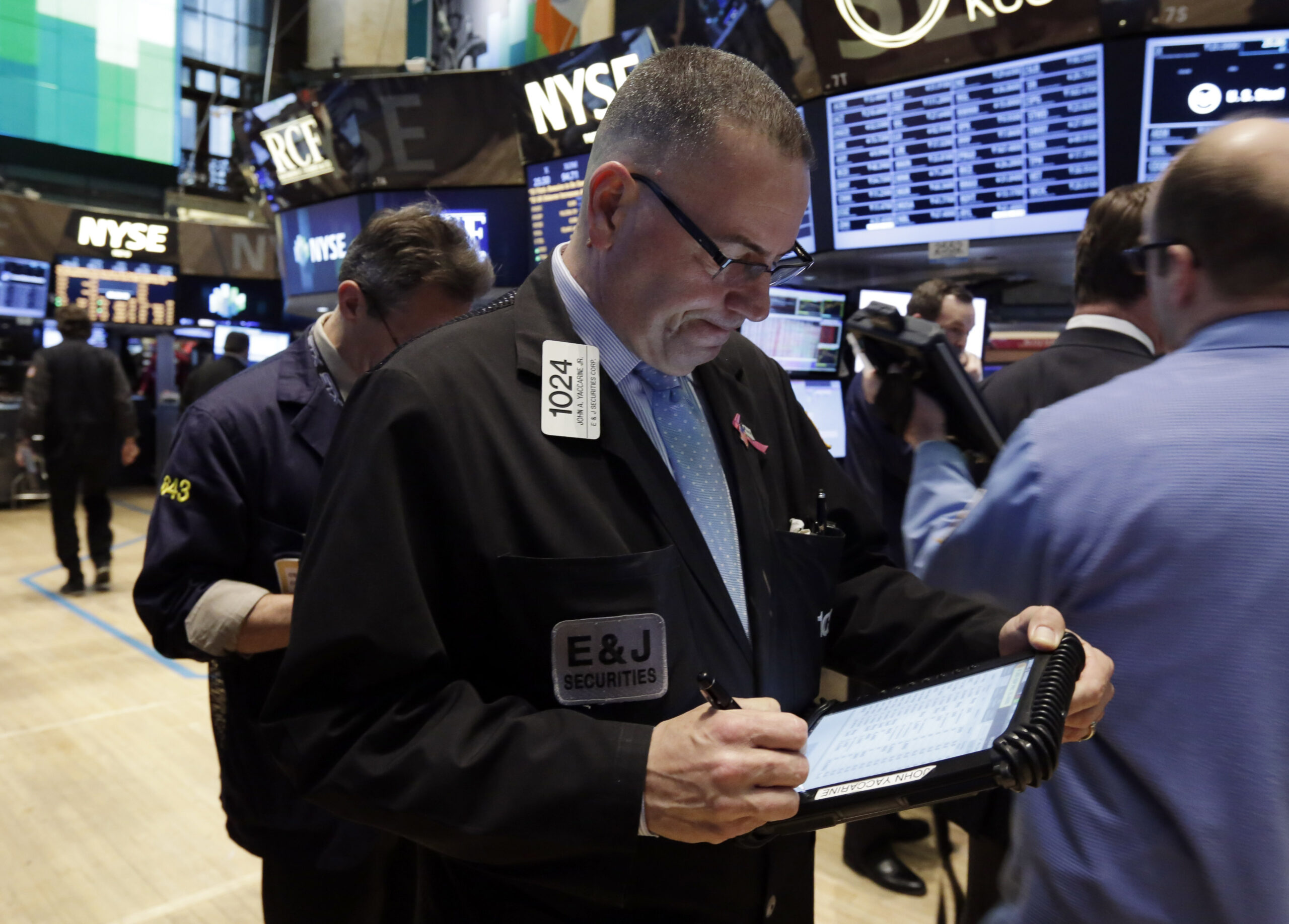 Higher interest rates talk spooks stocks