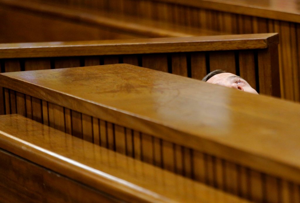 Pistorius photographed in bloodied prosthetics