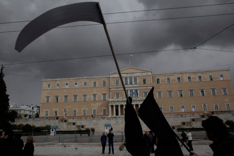 Greek bank shares volatile after stress tests