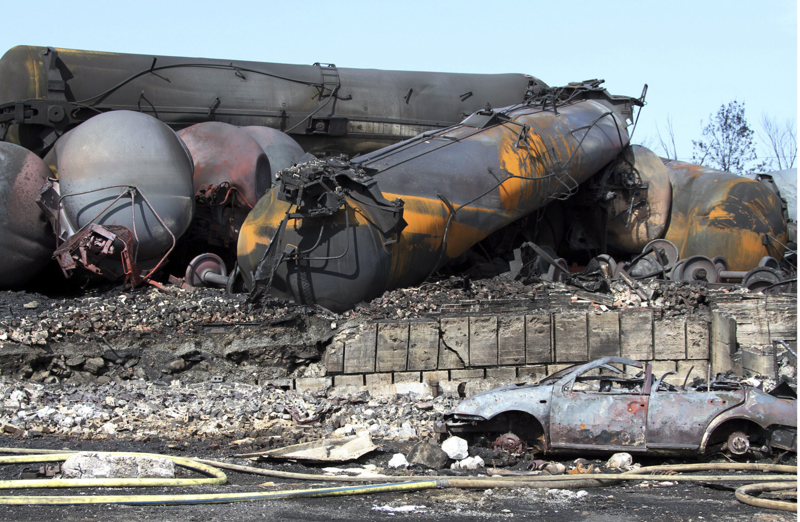 US government: Industry hampering oil train safety