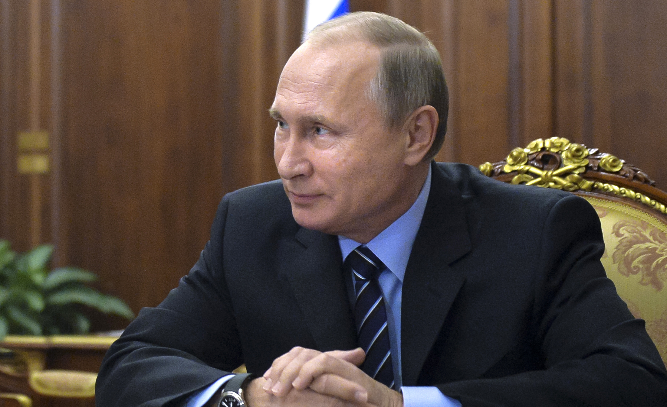 Putin congratulates Trump on election victory