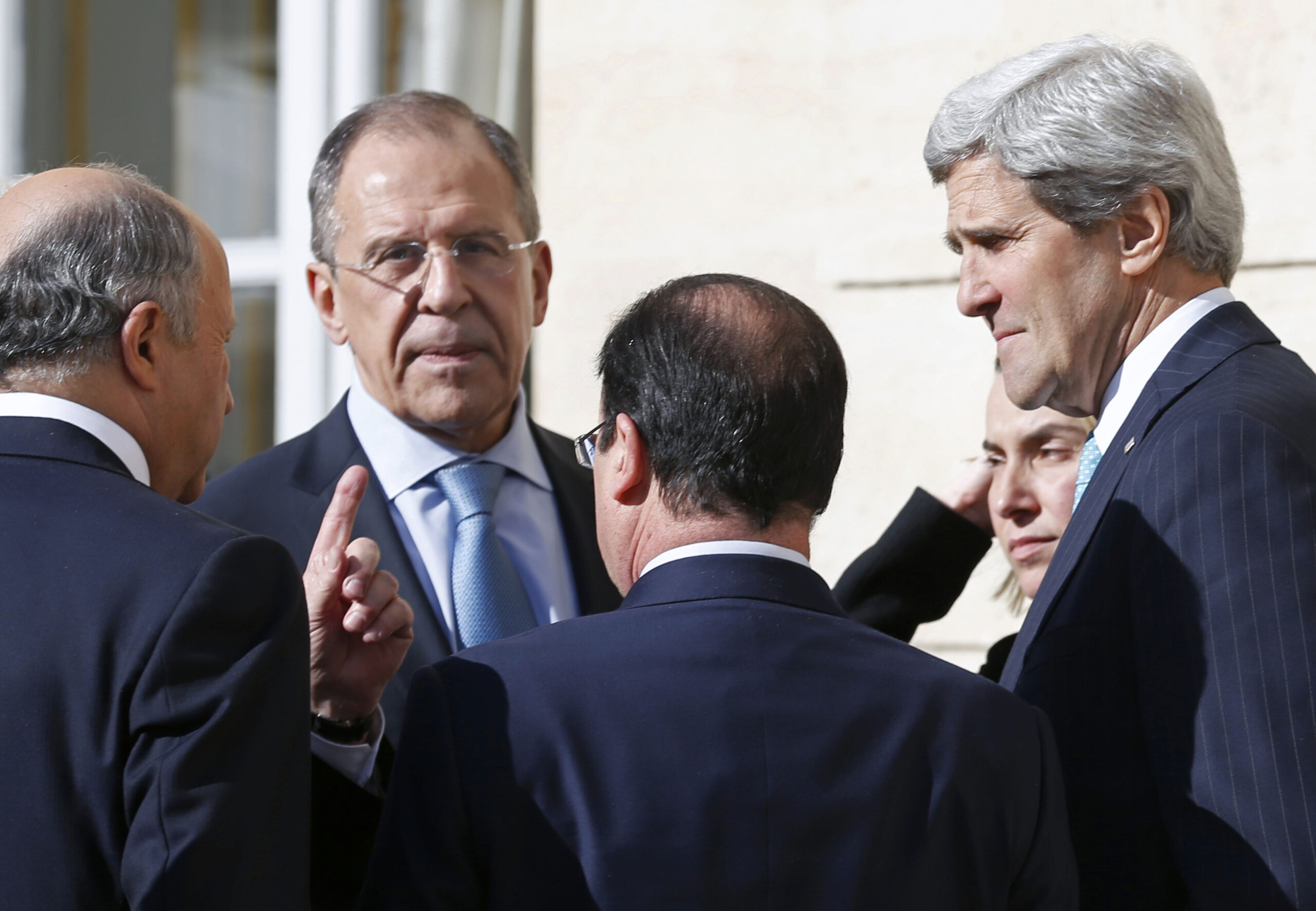Russia, West try to hammer out Ukraine diplomacy