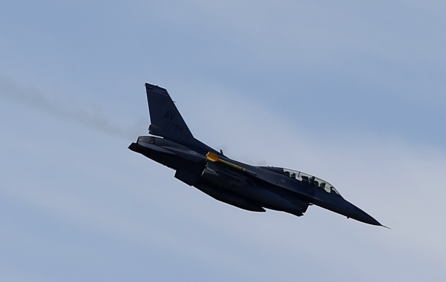 F-16 fighter jet crashes during landing at New Mexico Air Force base