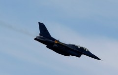 F-16 fighter jet crashes during landing at New Mexico Air Force base