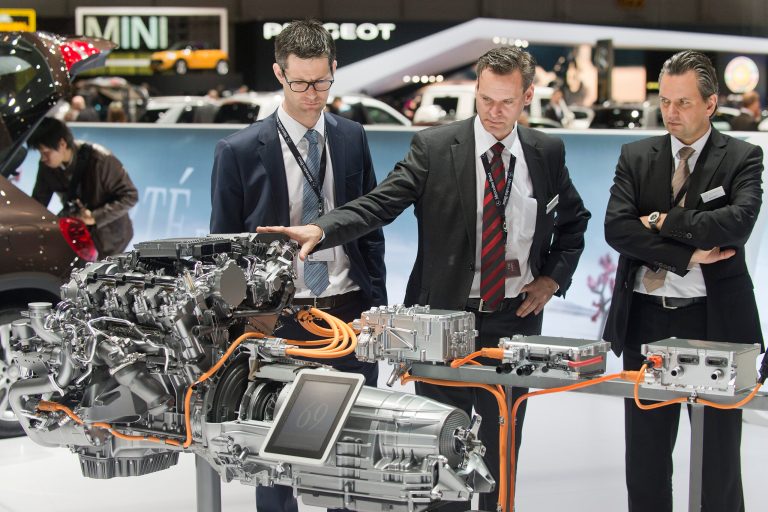 German industrial production rises in January