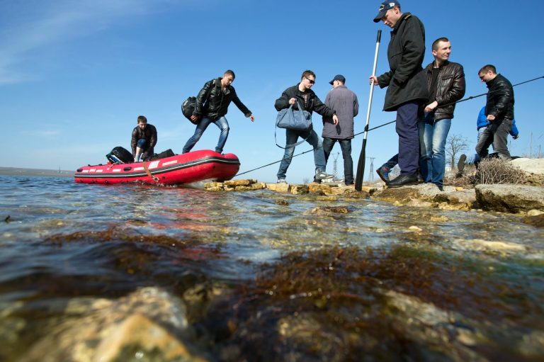 Senate votes to move ahead with sanctions and aid package for Ukraine