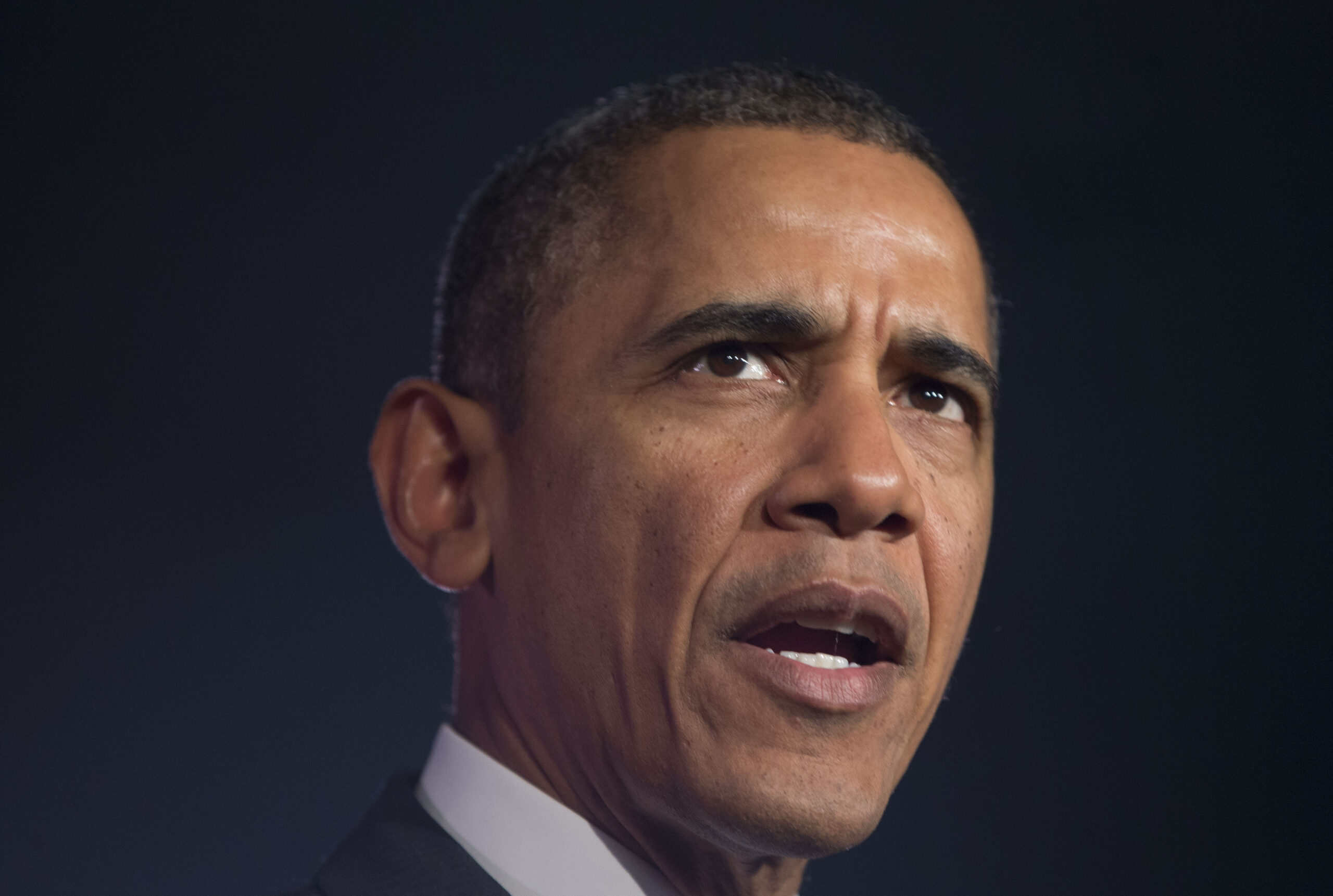 Obama urges Putin to ‘move back’ troops from Ukrainian border