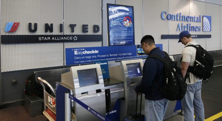 Airlines ask Congress to roll back airfare rule