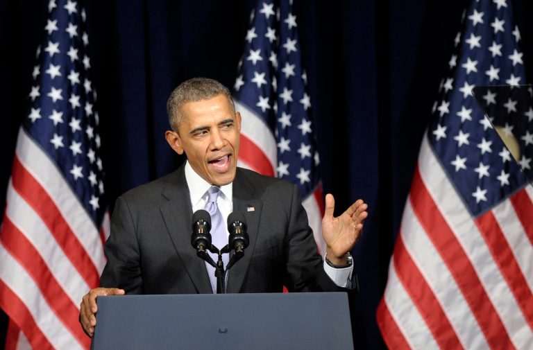 Obama pushes domestic priorities in 2015 budget