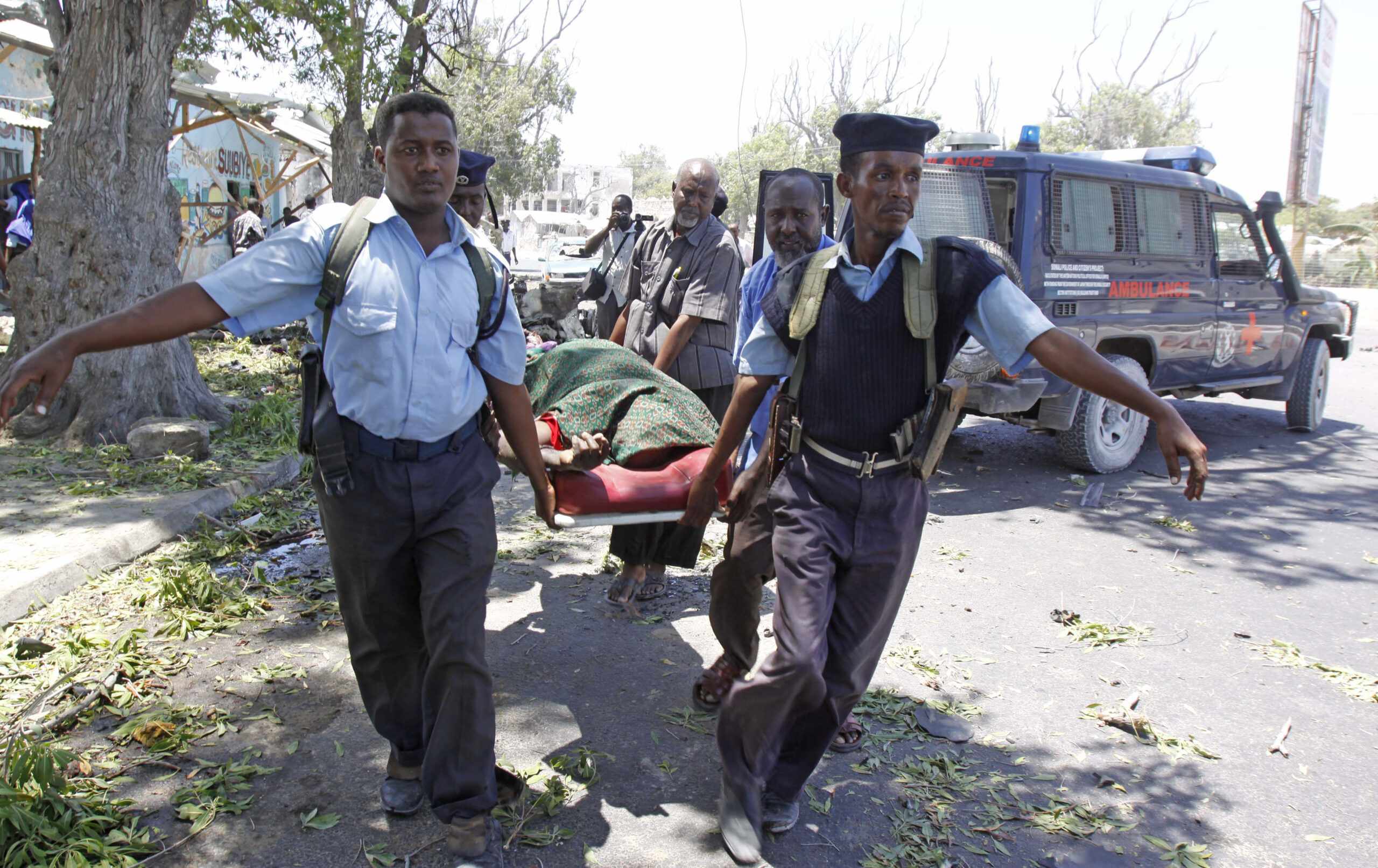 Car bomb kills 11 at tea shop in Mogadishu
