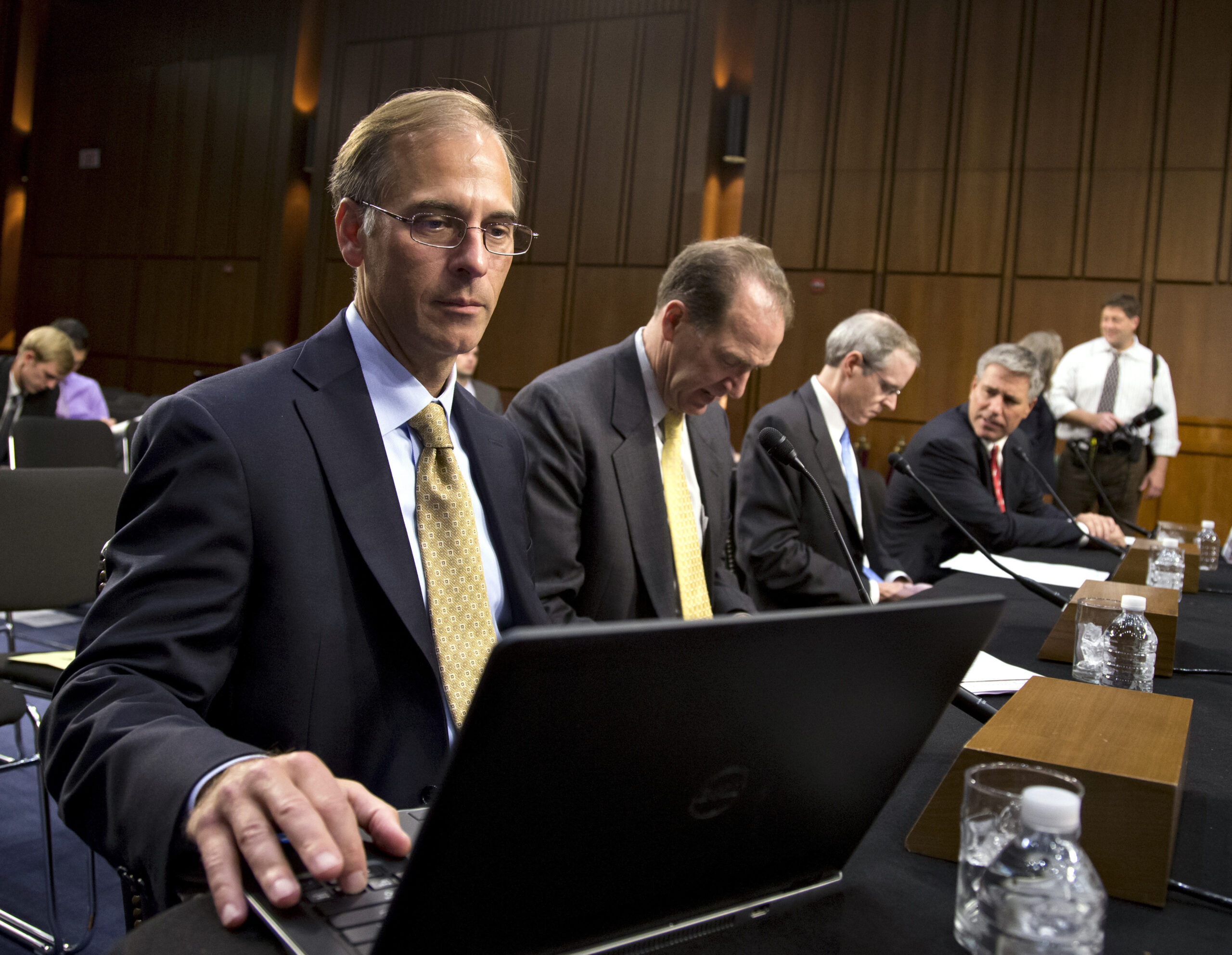 Moody’s economist: Not raising debt limit would be ‘cataclysmic’