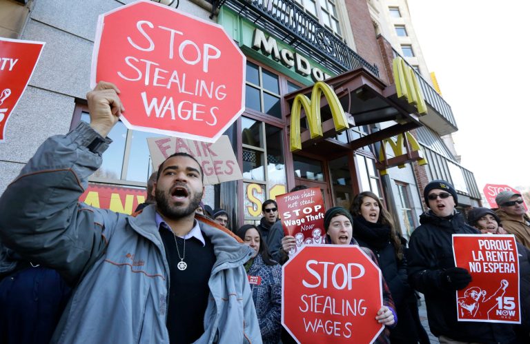 Left-wing restaurant employee rights activist group does not allow its own employees to strike