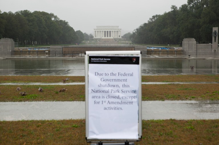 Shutdown cost communities near parks $414 million, Interior Dept. says