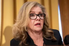Poll predicts Blackburn win, Harris gain