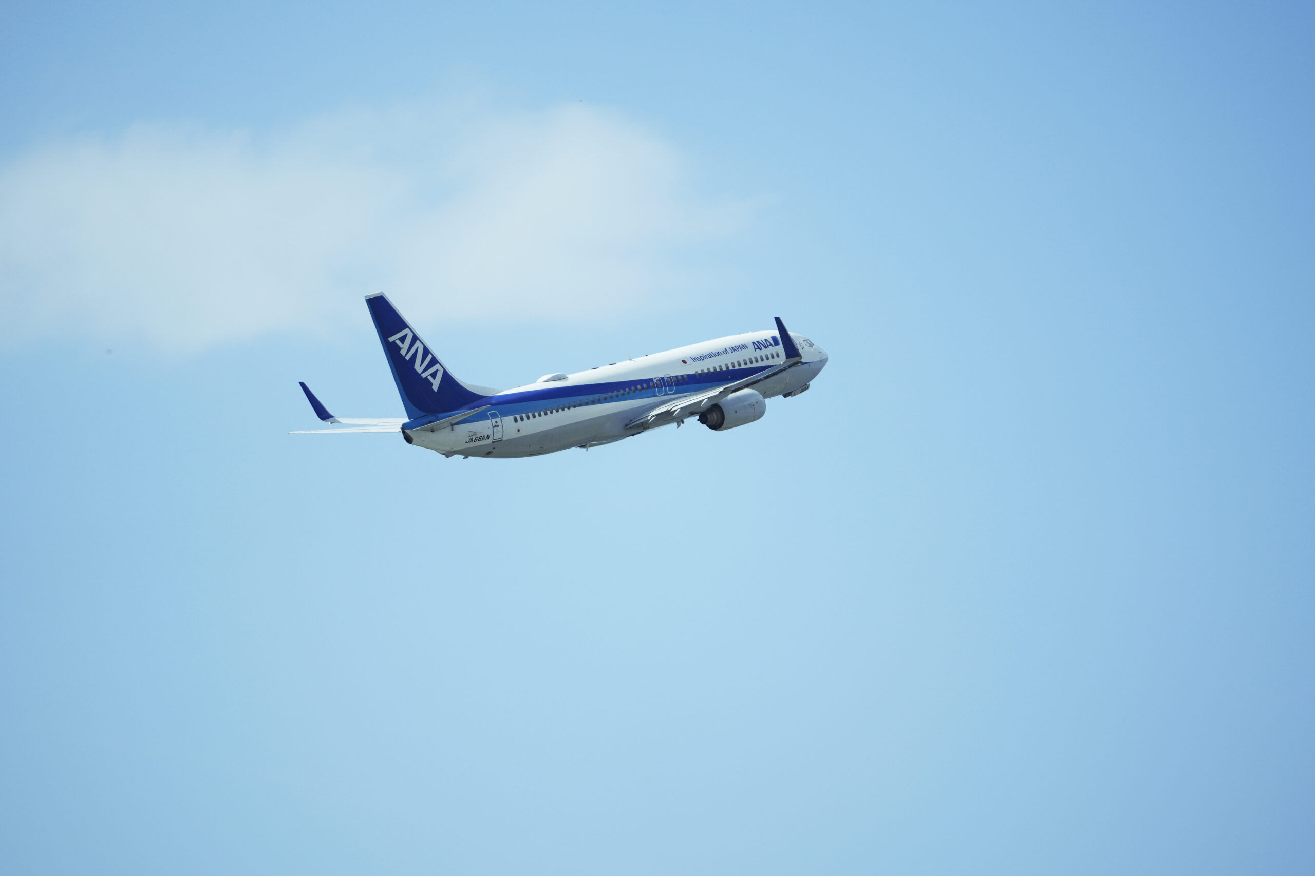 Boeing 737 flight in Japan forced to turn back due to crack in cockpit window