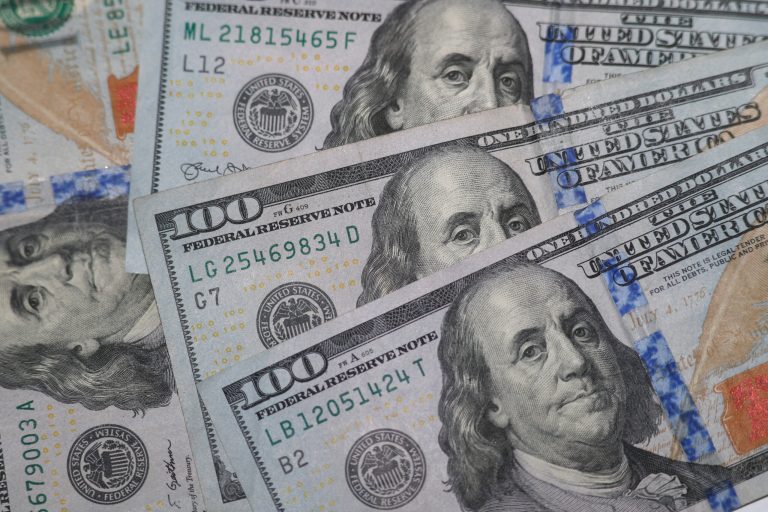 Experiment confirms what Ben Franklin knew about poverty