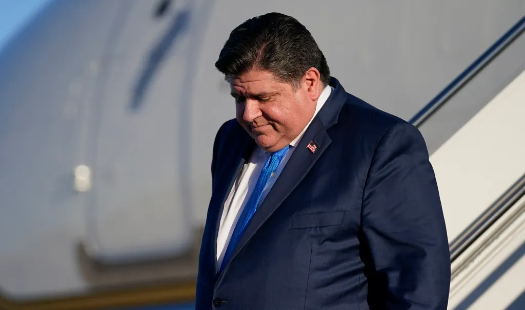 Pritzker blasts Abbott for sending illegal immigrants to cold Chicago despite dwindling resources