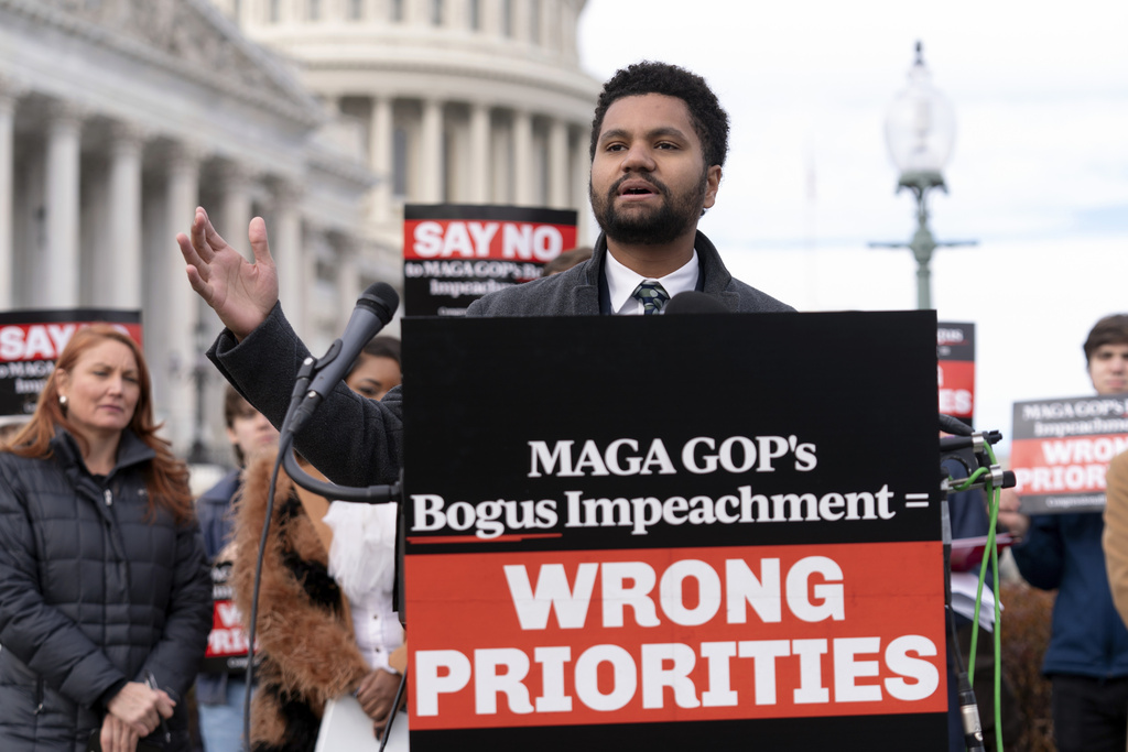 Rep. Maxwell Frost calls on ‘bigoted’ GOP to introduce bill to remove Statue of Liberty