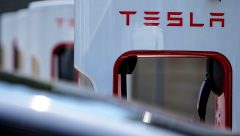 Tesla drivers struggle to charge vehicles in bitter Chicago cold