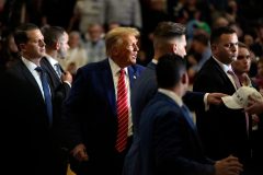 GOP presidential candidates tinker with expectations a week out from Iowa