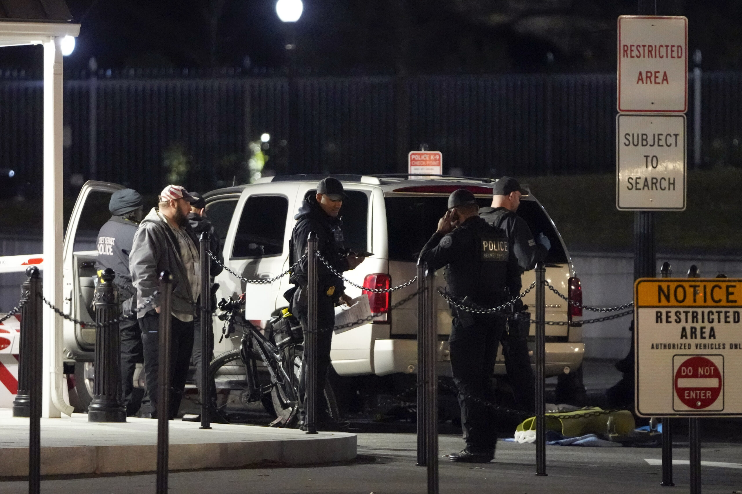 White House gate crash: Driver arrested after hitting exterior gate