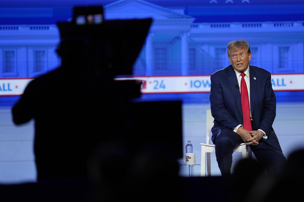 Fox News says it eclipsed CNN ratings with Trump town hall during GOP debate