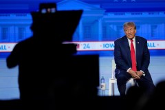Fox News says it eclipsed CNN ratings with Trump town hall during GOP debate