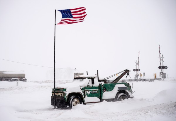 Snow, wind, and sub-zero temperatures upend Iowa caucuses