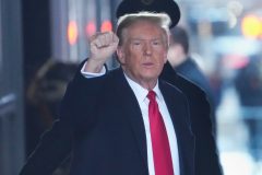 Judge threatens to kick Trump out of courtroom during Carroll defamation hearing