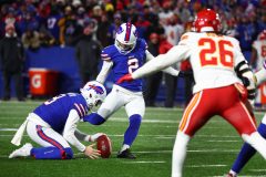 Kelce scores twice and Chiefs beat Bills 27-24 to advance to face Ravens in AFC championship