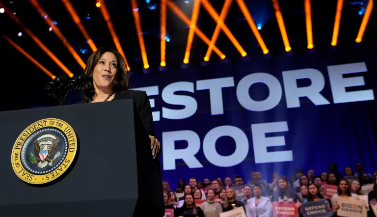 The Kamala contradiction — sagging approval, strong campaigning