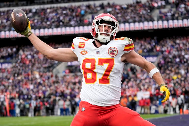 Mahomes and Kelce are headed to the Super Bowl after Chiefs shut down Ravens 17-10