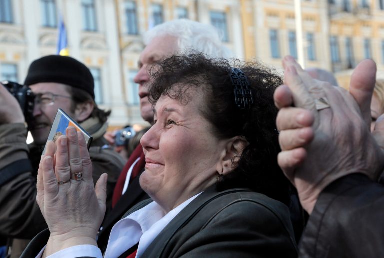 Klitschko backs billionaire for Ukraine presidency