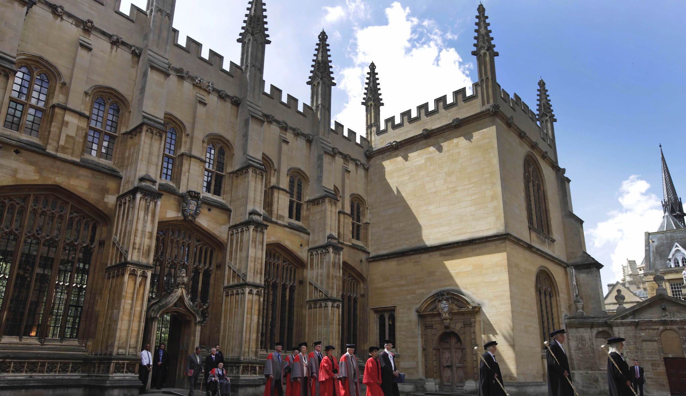 Oxford Union president resigns after blind African student at Oxford dragged from debate