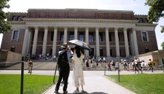 Harvard student government votes to condemn campus newspaper for asking ICE for comment
