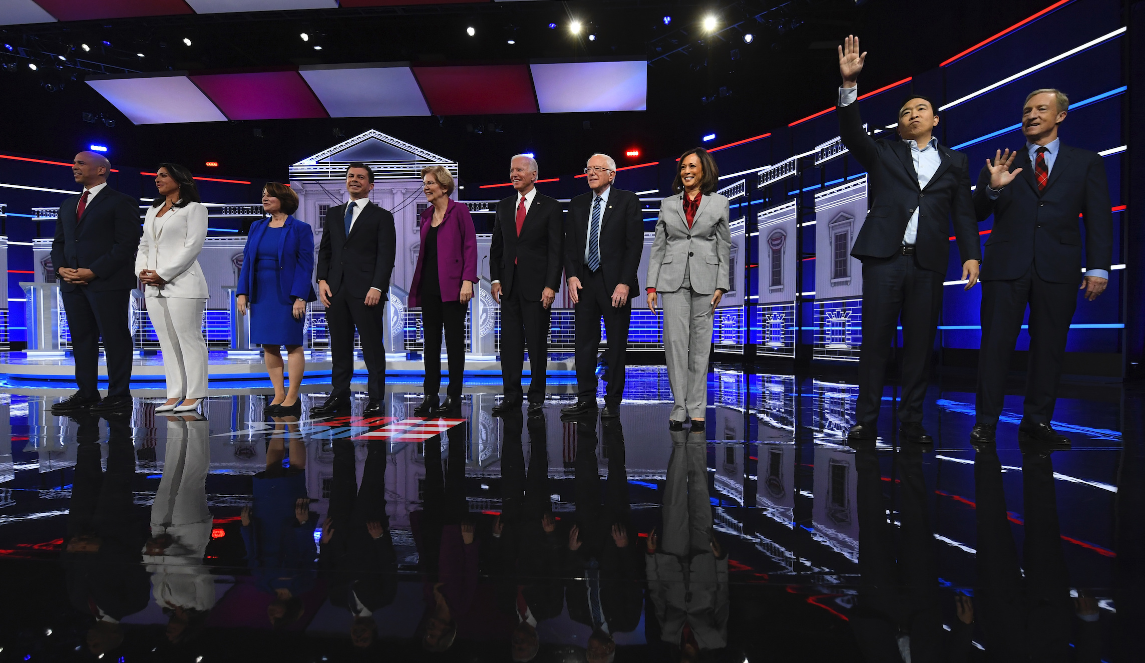 DNC drops lackluster campaign finance report in middle of Democratic debate