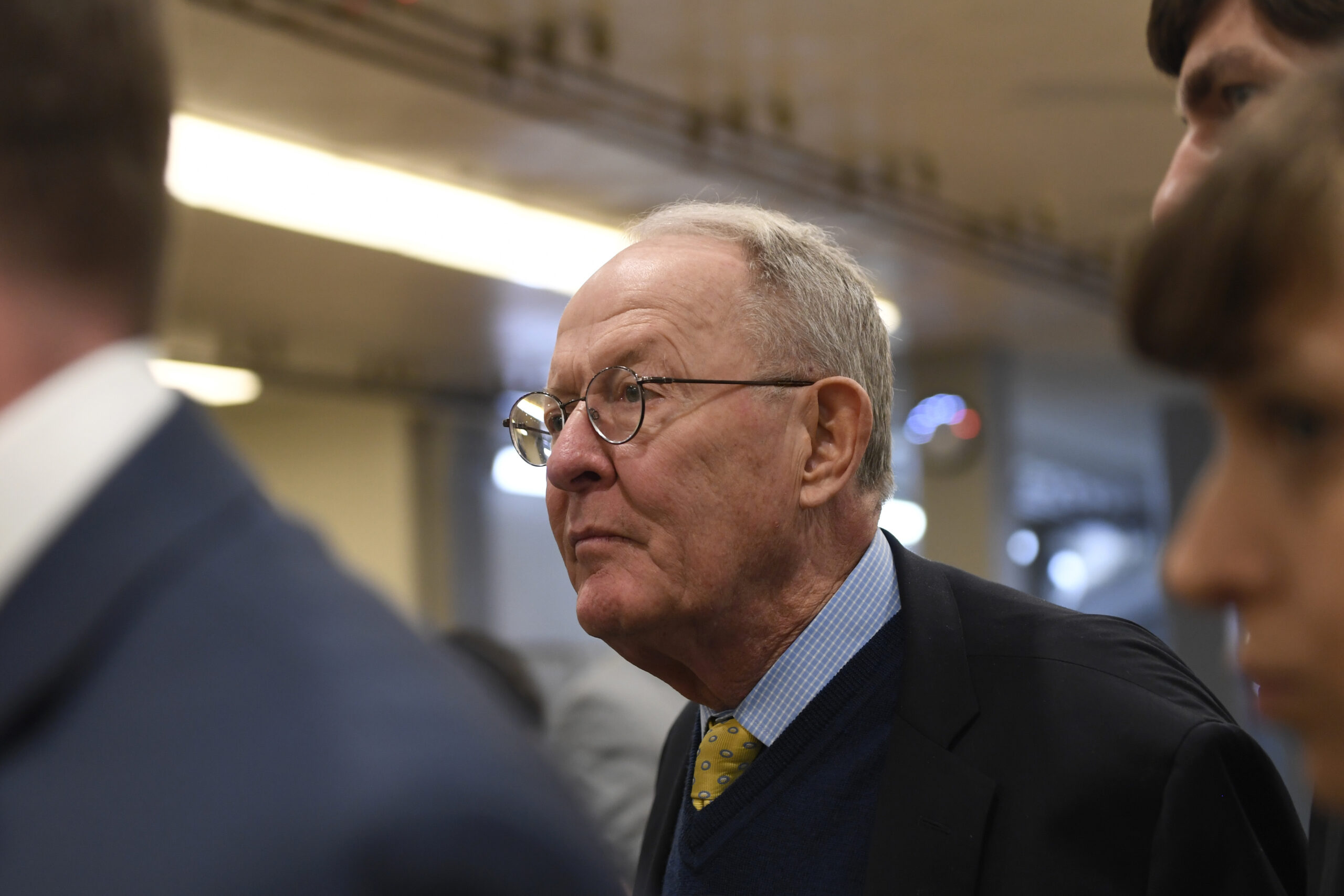 Lamar Alexander should rise above fray by demanding impeachment witnesses