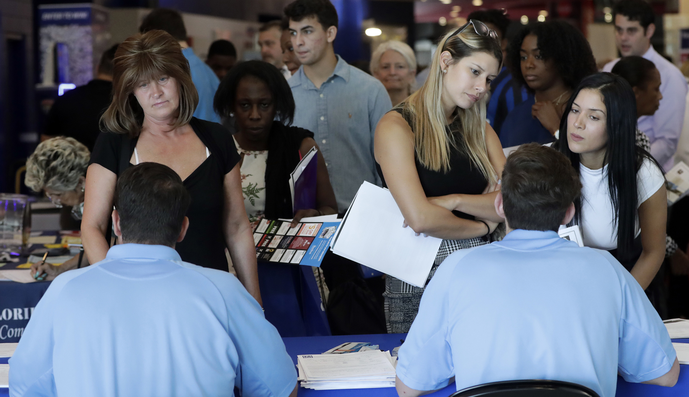 Jobless claims plunge to 214,000, lowest since May