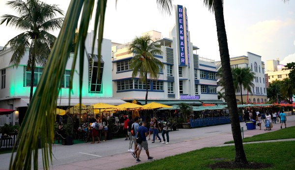 People are fleeing California for Florida because of politics, not weather