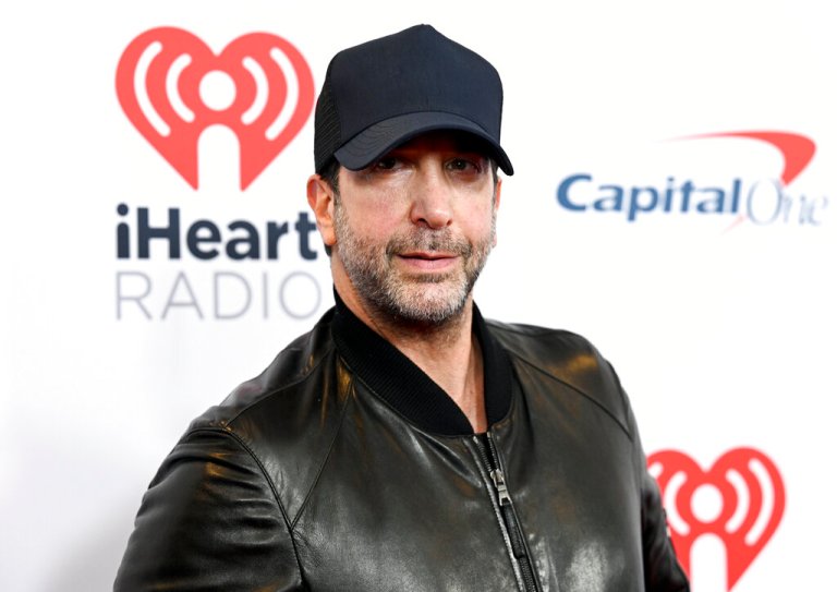 David Schwimmer.