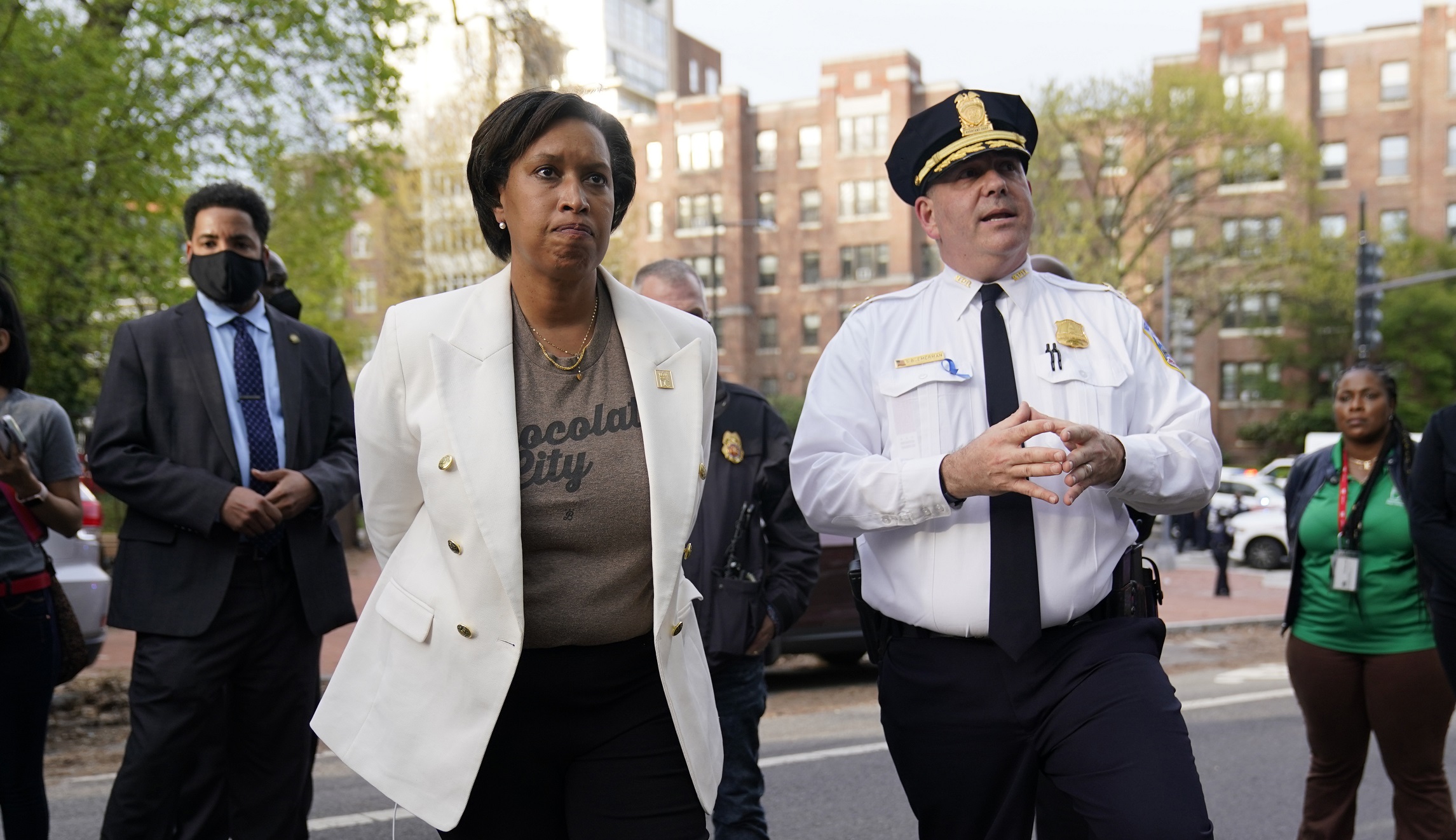 DC Council set to lessen penalties for carjacking and other violent crimes, overriding Mayor Bowser’s veto