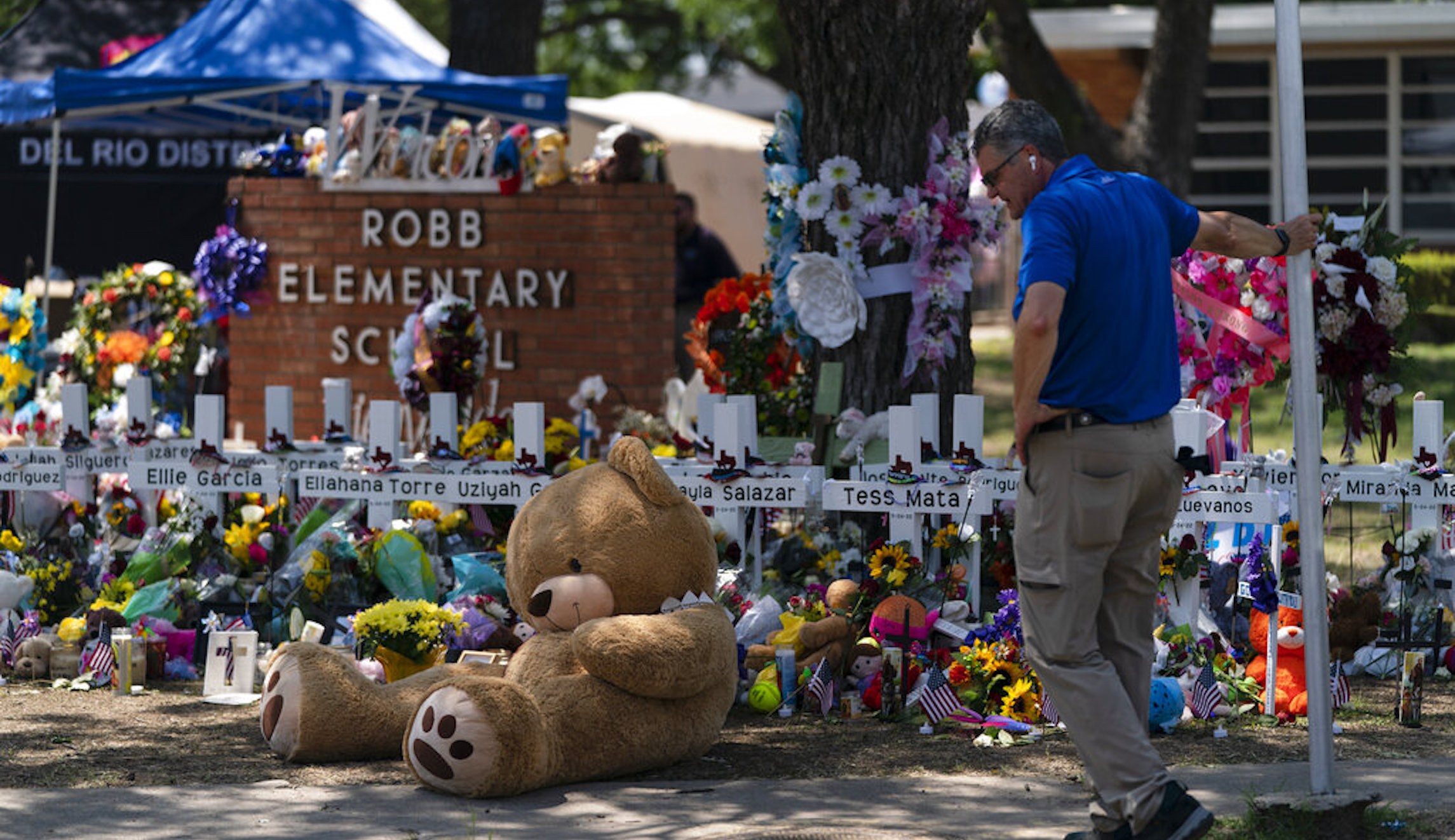 Victims in Uvalde school shooting reach settlement with the city