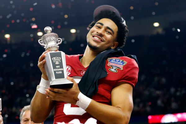 NCAA athlete NIL deals unfairly favor men, may violate Title IX, group says