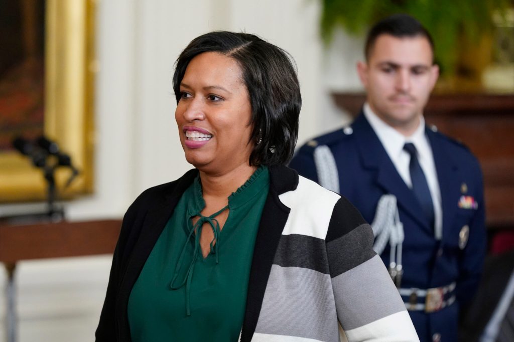 Lax DC criminal code advances after council overrides Mayor Bowser’s veto
